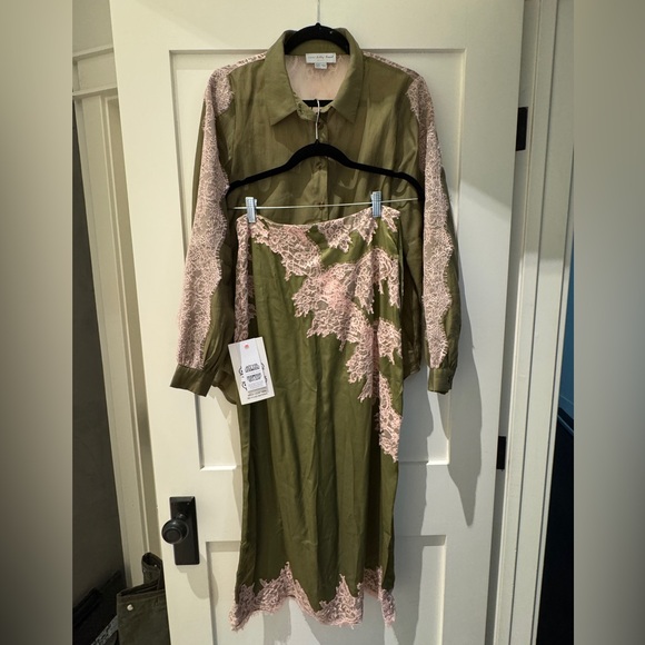 Lace Trim Satin Shirt - Picture 12 of 12